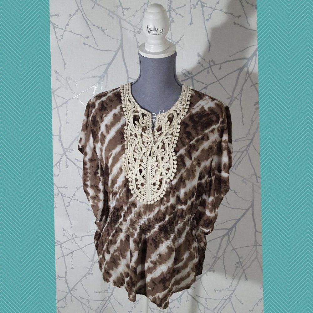 Fred David Brown Tie Dye Flutter Sleeve Blouse w/ Ivory Lace Detail